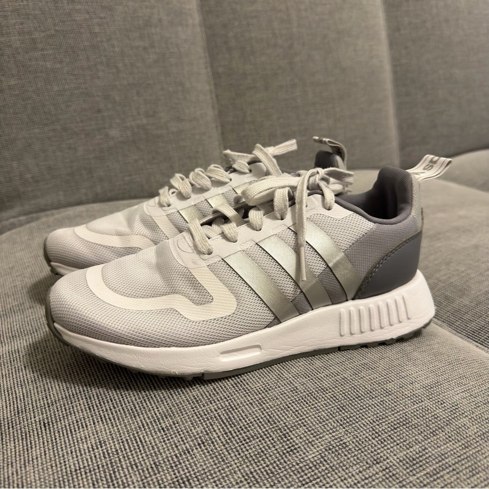 Adidas Multix Gray White Sneakers Lightweight Mesh Size 5 Youth, 6.5 Women’s